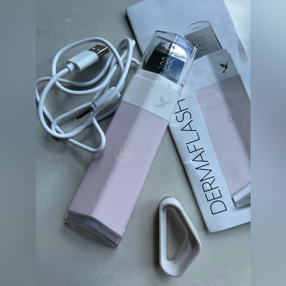 DERMAFLASH Dermapore Ultrasonic Pore Extractor & Serum Infuser - Picture 5 of 9